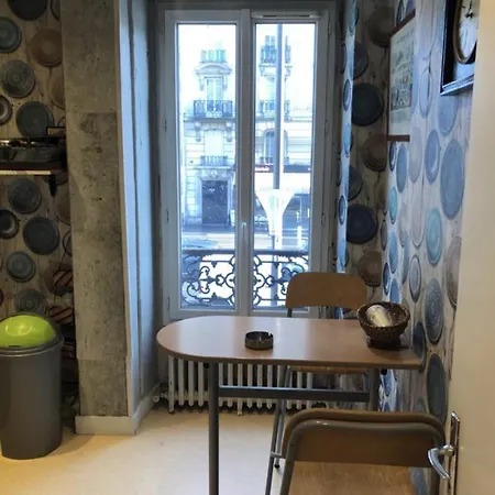 14 * Paris